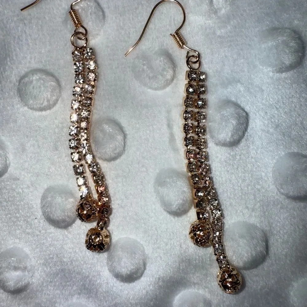 Sparkling Waterfall Crystal Dangle Earrings - Glamorous Rose Gold - Picture 2 of 3